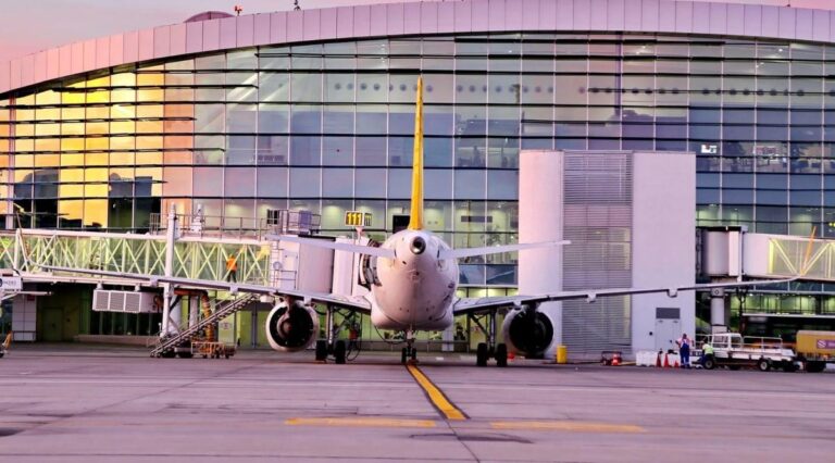 Statul român își consolidează controlul asupra aeroporturilor Otopeni și Băneasa prin răscumpărarea acțiunilor