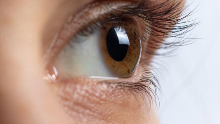 Transplantul de cornee în România: o situație alarmantă pentru pacienți