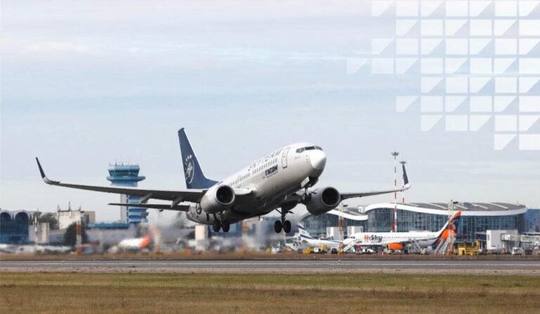 Trafic normal pe aeroporturile din București în condiții de iarnă