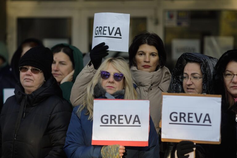 500 de primari vin azi la București, să se certe cu Bolojan mai ales pentru mărirea taxelor și impozitelor locale. Cât durează întâlnirea cu premierul, în primării e grevă