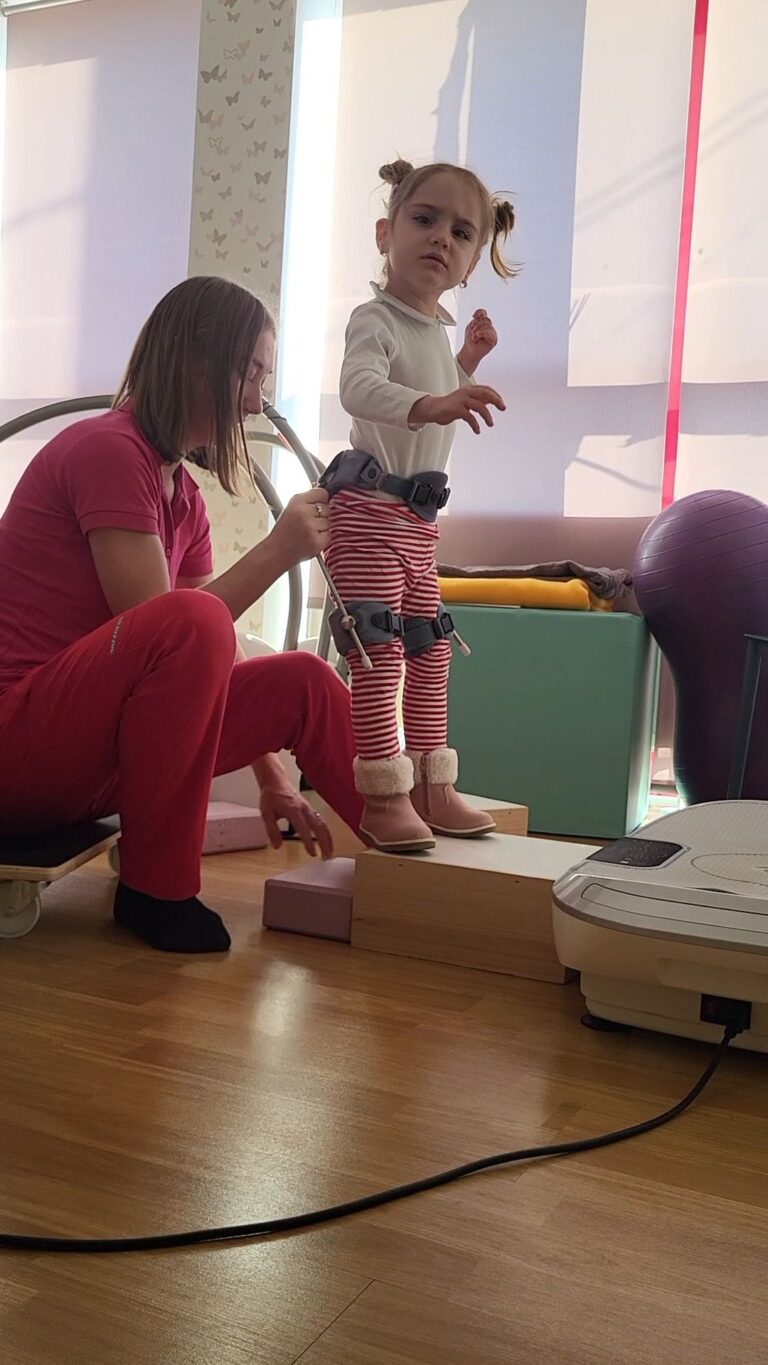 Anunț umanitar | 3,5% pentru Theodora: șansa la o copilărie fără durere