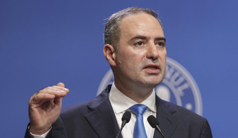 Alexandru Nazare afirmă că IMM-urile beneficiază direct de pachetul de relansare economică