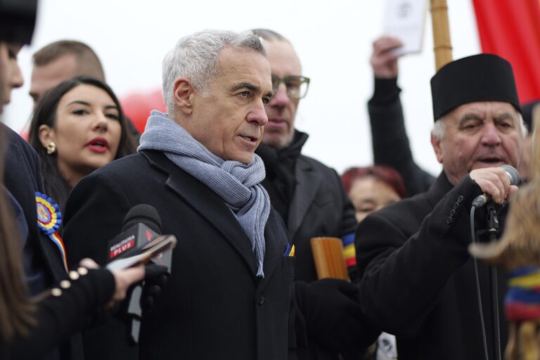Călin Georgescu, trimis în judecată pentru propagandă, se confruntă cu blocaje în procedura de cameră preliminară
