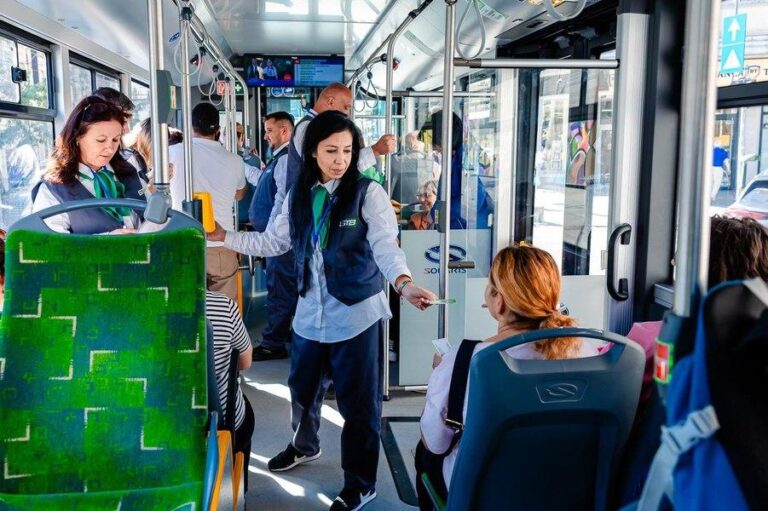 Deținătorii noilor cărți de identitate electronice nu sunt scutiți de amenzi în mijloacele de transport