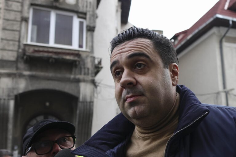 Fostul ministru al Transporturilor, Răzvan Cuc, trecut din arest preventiv în arest la domiciliu