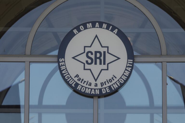 Nicuşor Dan afirmă că discuţiile pentru numirea şefilor serviciilor de informaţii sunt suspendate