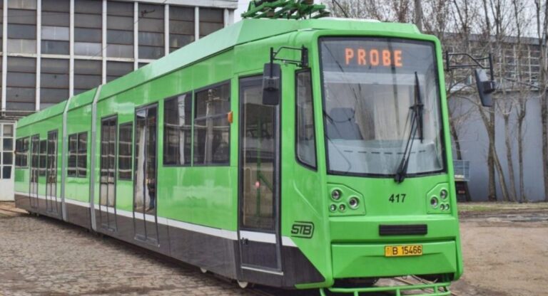 Primul tramvai Bucur modernizat la URAC a fost scos la probe
