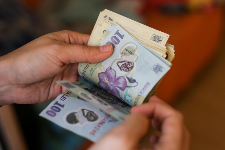 Sprijin financiar pentru pensionarii cu venituri reduse: impact bugetar estimat la 2,3 miliarde de lei