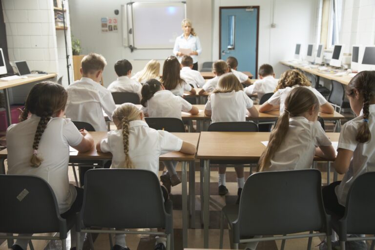 Structura anului școlar 2026-2027: Modificări importante în calendarul cursurilor