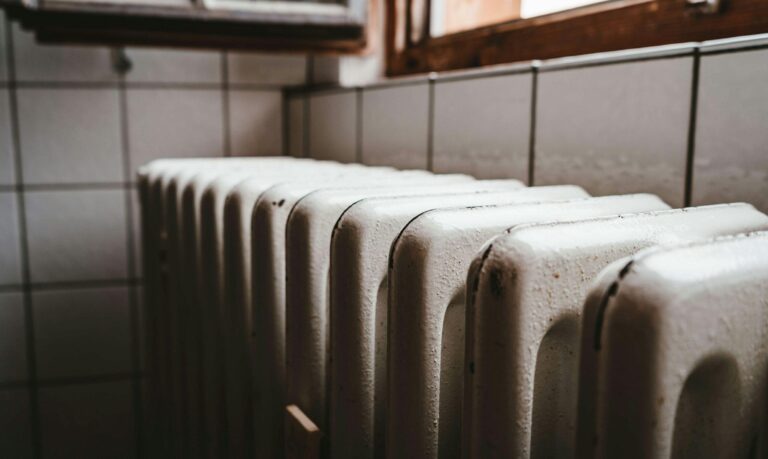 Termoenergetica detaliază condițiile în care facturile la apă caldă și căldură pot scădea