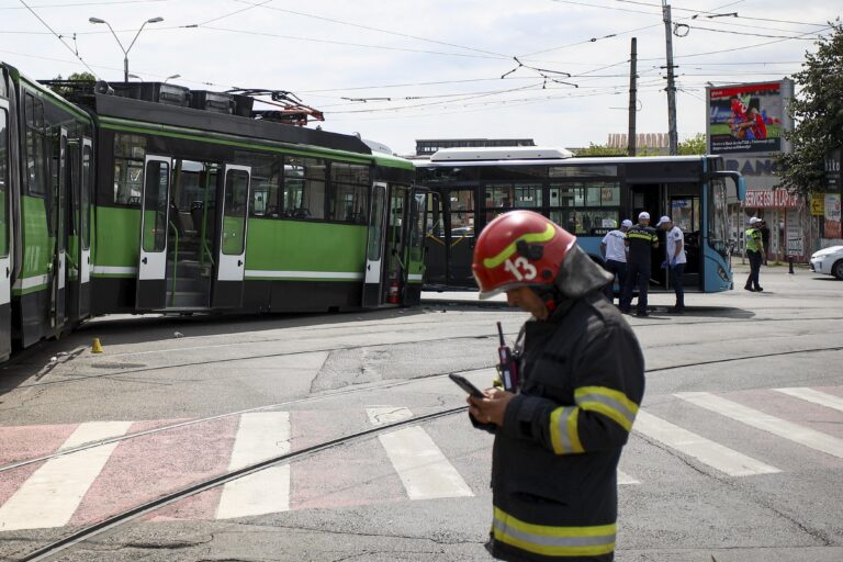 Transport gratuit cu STB? Provocările din Belgrad și dificultățile Bucureștiului