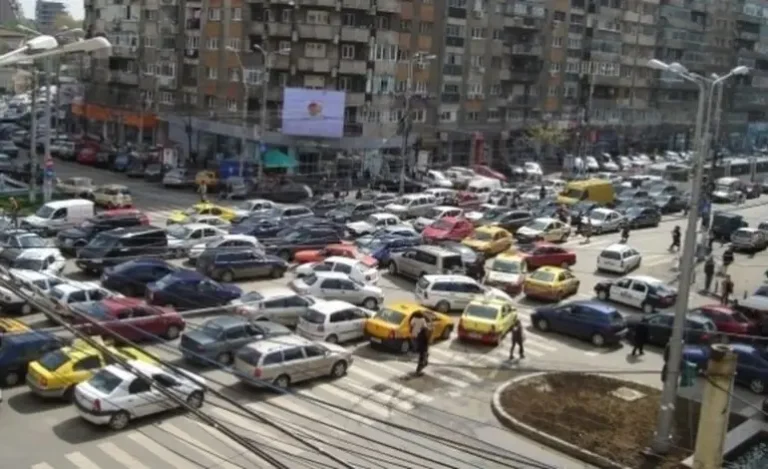 ANALIZĂ | De ce Bucureștiul „se blochează” mai repede decât capitalele din regiune