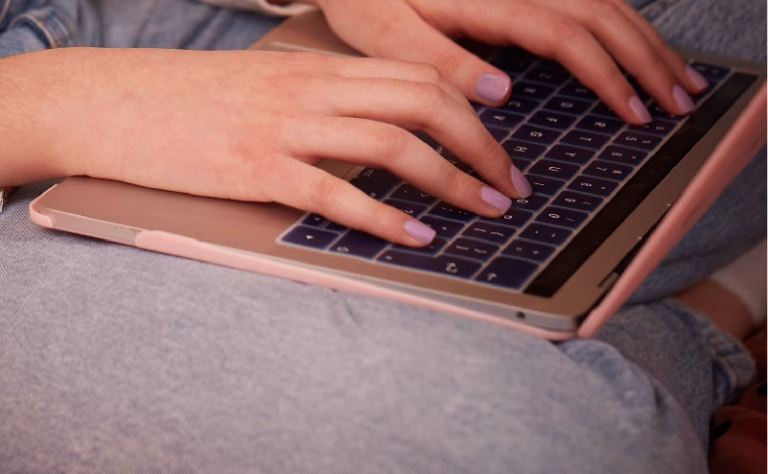 Elevă constănțeană recomandă precauții de bază pe internet