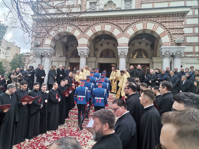 Mircea Lucescu, condus pe ultimul drum la Bellu. Ceremonie solemnă, cu onoruri militare