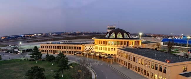 Trei persoane reținute după altercație la Aeroportul Băneasa - Utile