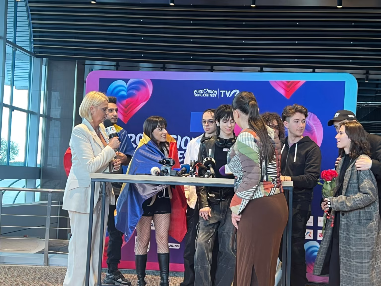 Alexandra Căpitănescu, primire cu emoții la București după podiumul de la Eurovision