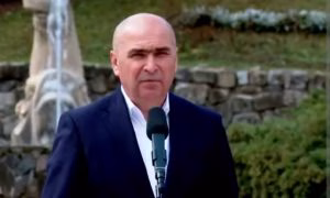Bolojan întrerupe vizita în Moldova după incidentul de la Galați