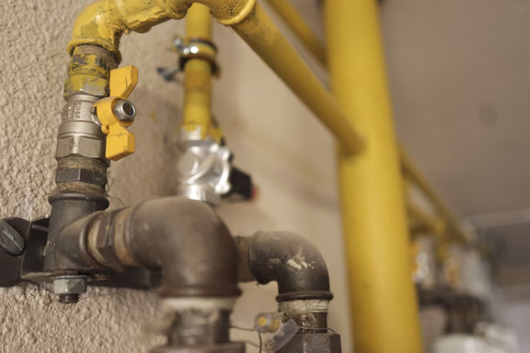 Distrigaz a oprit gazele pe trei străzi din Sectorul 4
