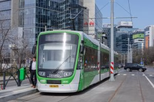 PMB montează adăposturi la stațiile liniei 5 de tramvai