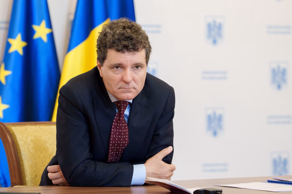 Politician apără alegerea lui Nicușor Dan ca premier interimar - Opinii