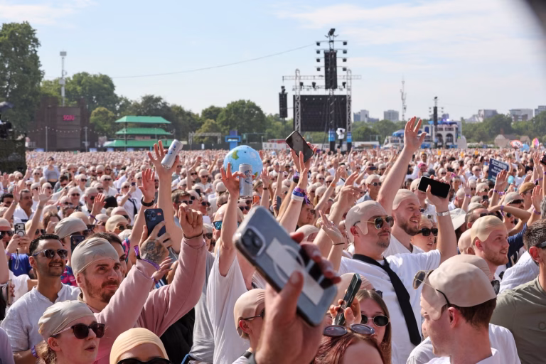 22.141 de fani ai lui Pitbull au stabilit un record Guinness la Hyde Park