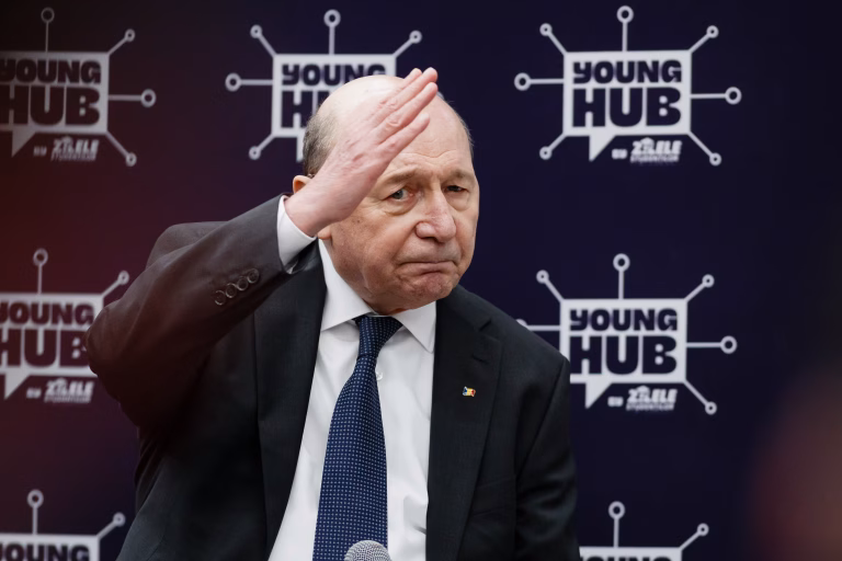 Băsescu cere aplicarea Constituției în criza politică