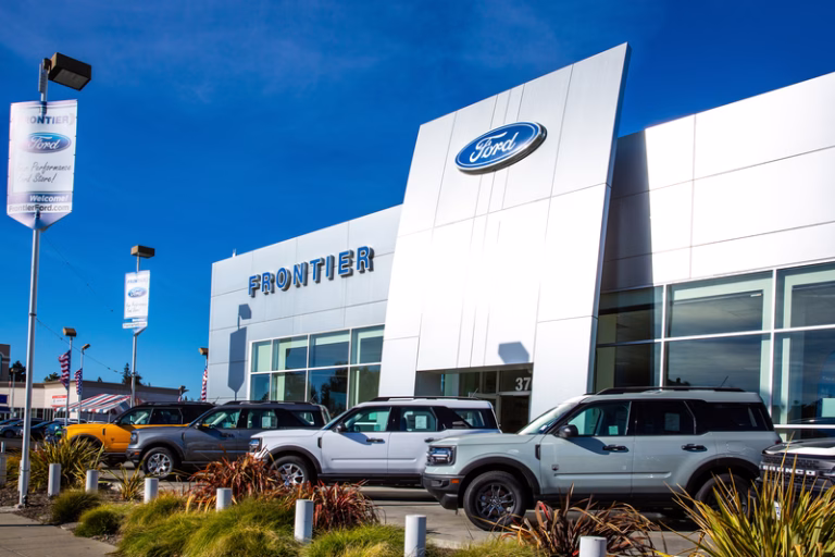 Ford recheamă 565.691 vehicule Bronco din cauza riscului de incendiu