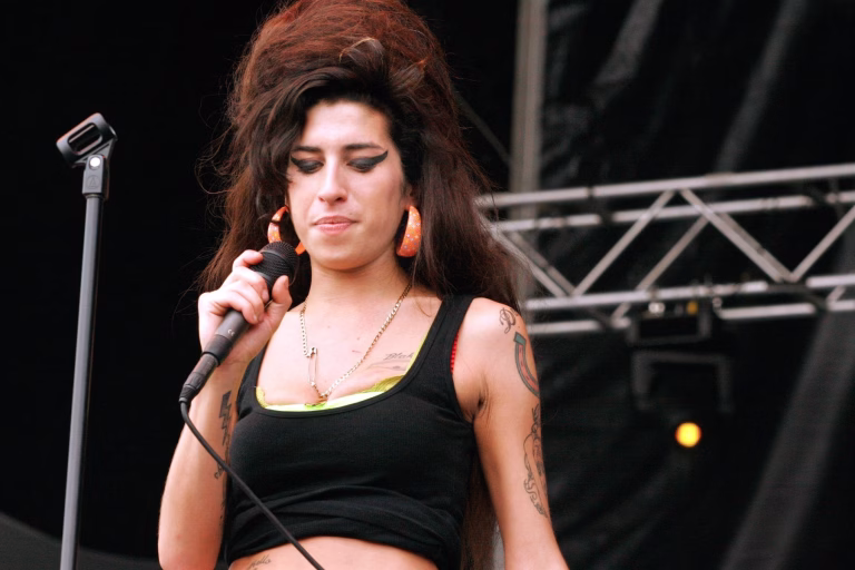 Mitch Winehouse condamnat la despăgubiri de 950.000 de lire