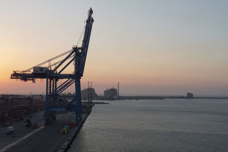 O dronă lovește un depozit de gaze SUA din Damietta, Egipt