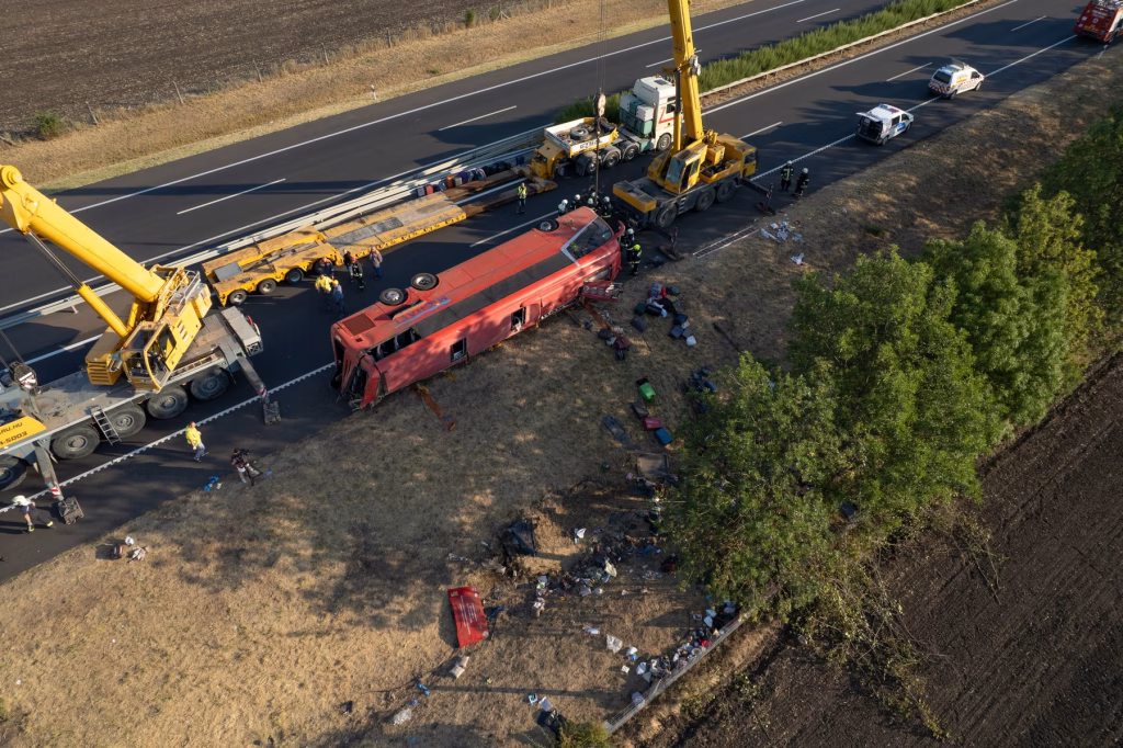 Accident de autocar în Ungaria: 12 morți, 10 răniți grav - Opinii