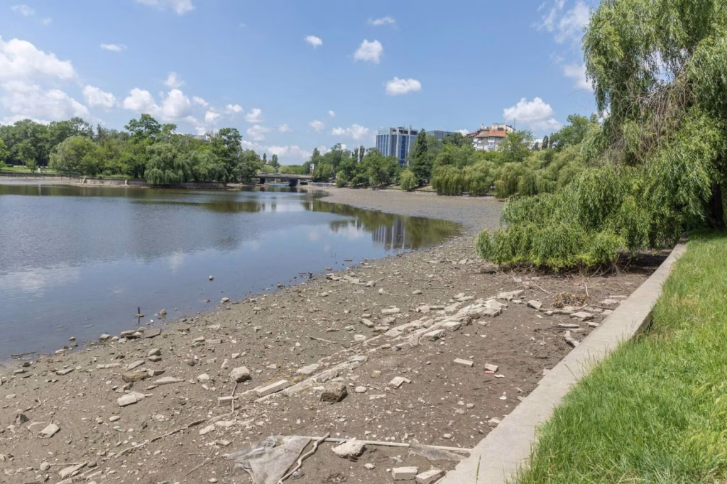 Bucureștenii cer toalete publice permanente în Herăstrău - Bucuresti