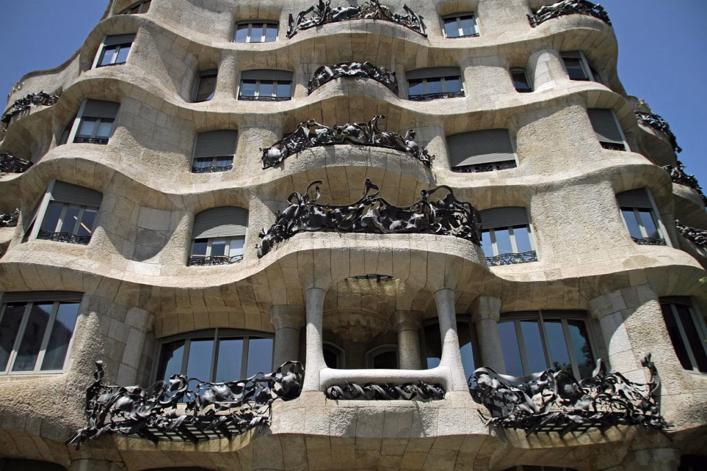Casa N. Petrașcu, monument istoric, așteaptă restaurare de ani buni - Bucuresti (Stock photo)
