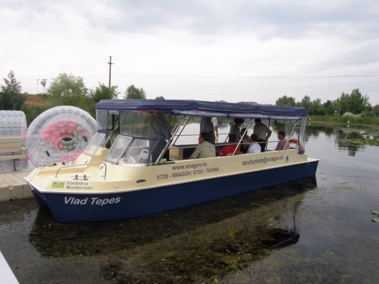 Curse cu vaporașul pe Lacul Snagov, cu ghiduri audio, disponibile în weekend