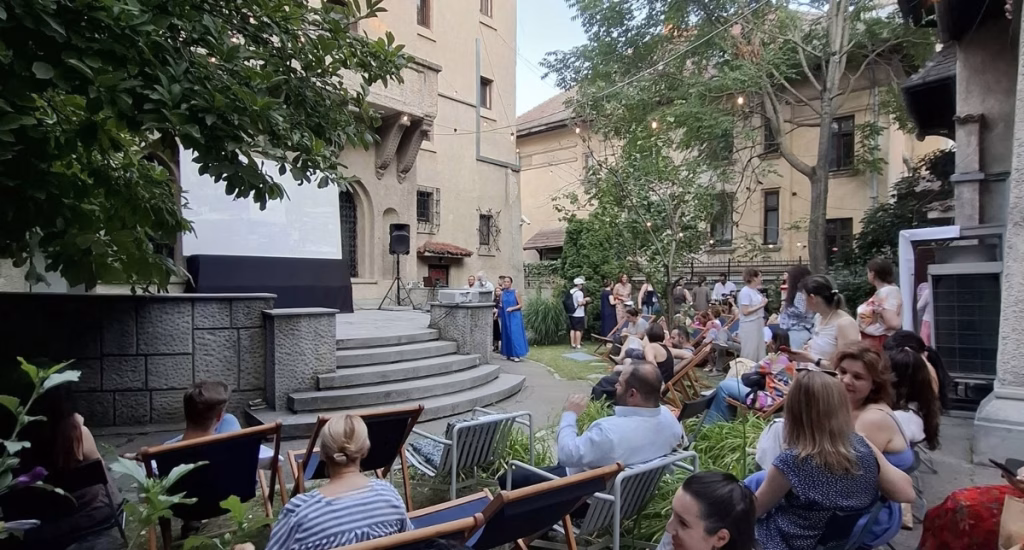 Filmul „Sentimental Value” rulează duminică în grădina Muzeului Hărților - Bucuresti