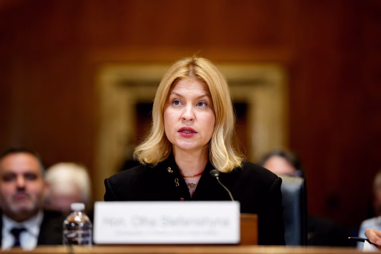 Fosta ambasadoare a Ucrainei în SUA, anchetată pentru corupție