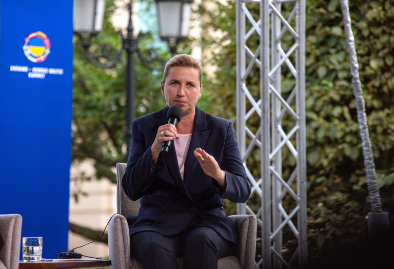Frederiksen respinge un sfat de înfrumusețare primit de la un chirurg