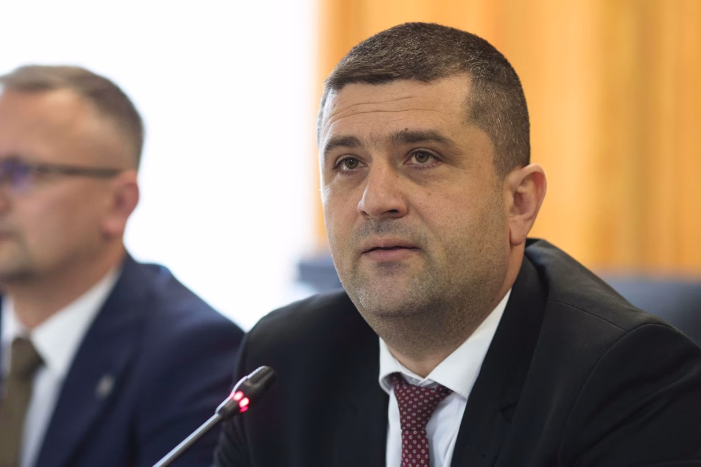 Miruță explică apariția resturilor de drone pe litoral - Opinii