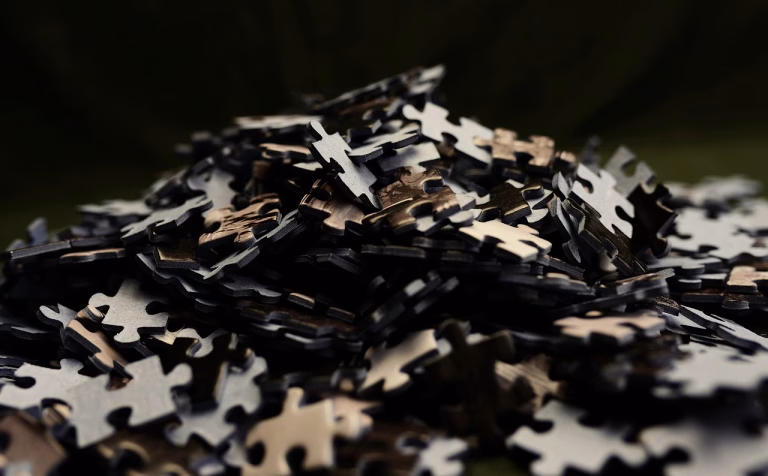 Pavele noi tip puzzle, semnalate în Sectorul 5