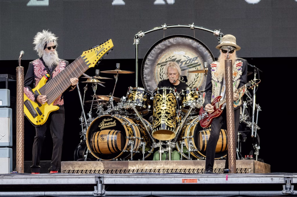 Toboșarul Frank Beard, membru ZZ Top, a murit la 77 de ani - Opinii