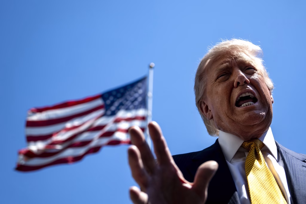 Trump declară strâmtoarea Ormuz „teritoriu american” - Opinii
