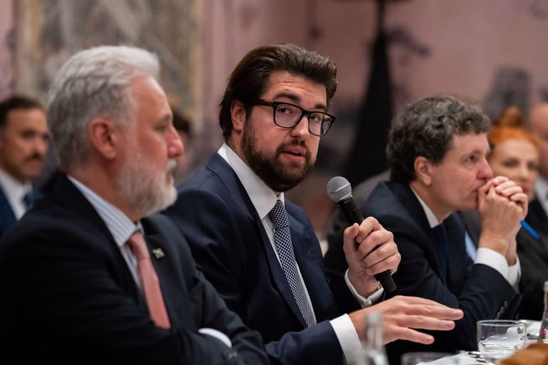 Infrastructura devine problemă de securitate. Propunerile românești puse pe masa investitorilor la New York