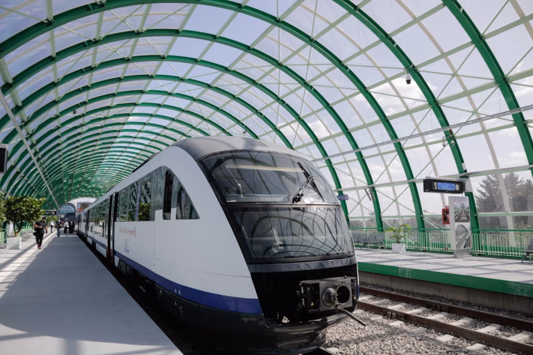 Circulația trenurilor spre Otopeni, reluată după defecțiune