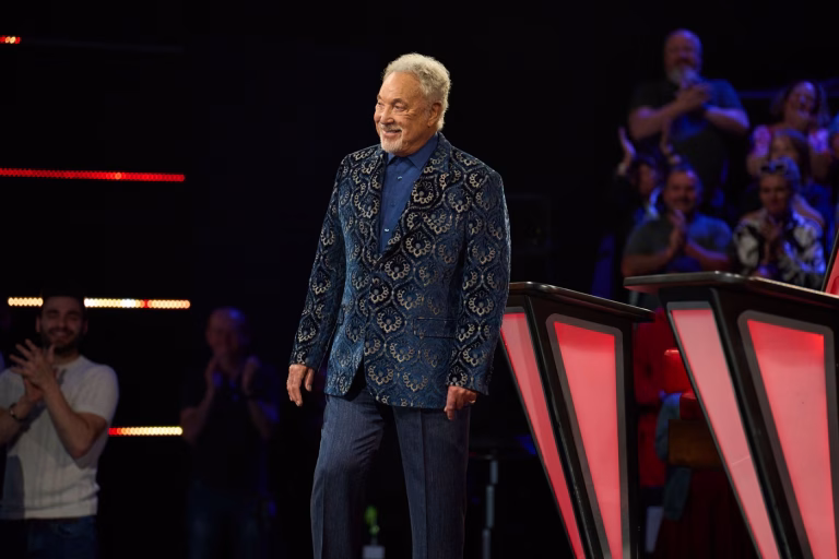 Tom Jones, scos din juriul emisiunii „The Voice UK”