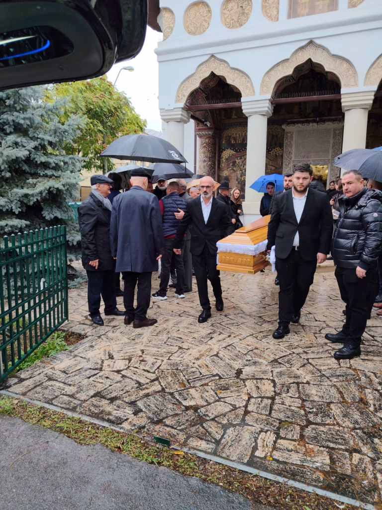 Viorel Păunescu, înmormântat astăzi la Cimitirul Bellu. Personalități ale fotbalului românesc, la ultimul omagiu