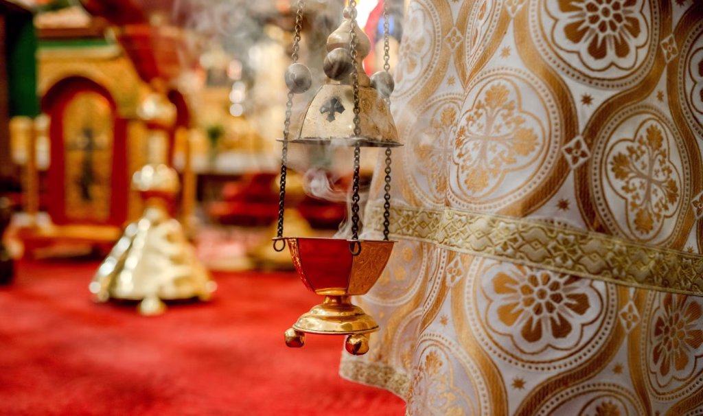 Cleric român arestat în Grecia pe mandat european - Opinii