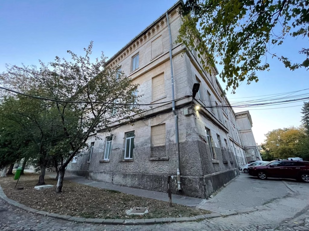 Comunitatea Malmaison expune "O nouă speranță" în clădirea istorică - Opinii