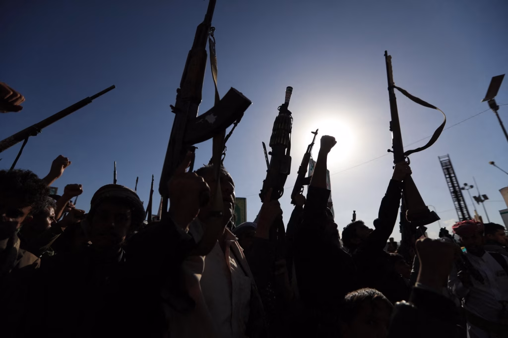Houthi au atacat sediul guvernului yemenit la Aden - Opinii