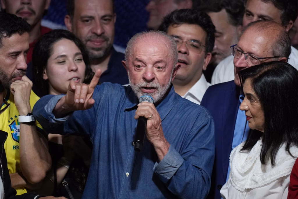 Lula da Silva câștigă al patrulea mandat prezidențial în Brazilia - Opinii