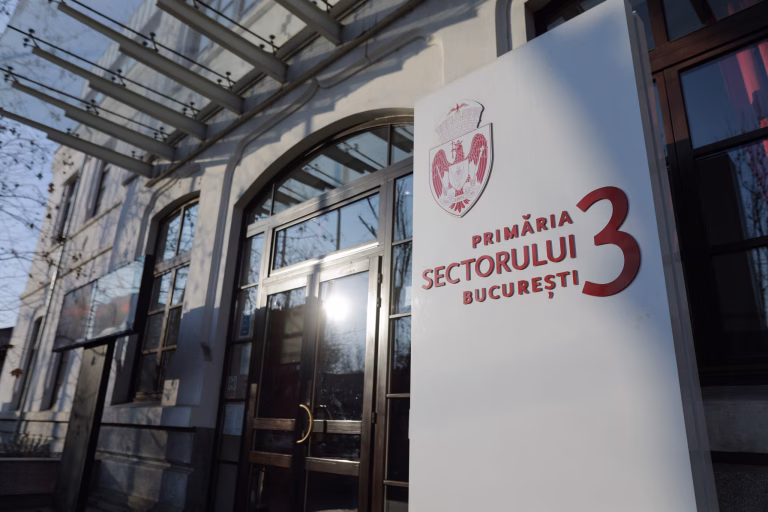 Primăria Sectorului 3 cheltuie 26.000 euro, experți lucrează gratuit