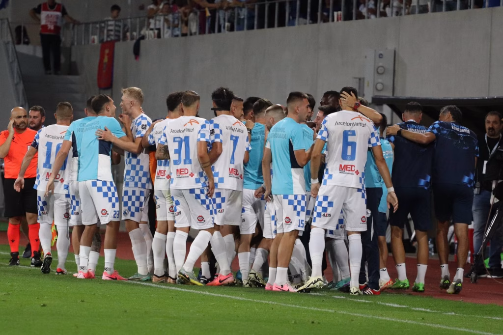 Primarul Hunedoarei critică salariile din SuperLiga - Opinii